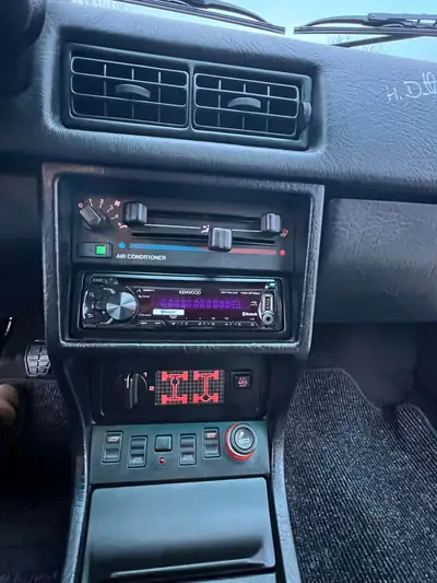 Audi 90 Quattro 2.2 — Berline sportive des années 80, traction intégrale fiable — Miniatura 10