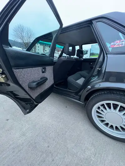 Audi 90 Quattro 2.2 — Berline sportive des années 80, traction intégrale fiable — Miniatura 13