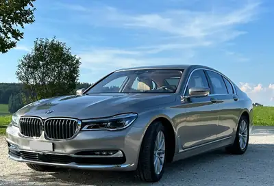 BMW 730d xDrive — Berline de prestige diesel, entretien gratuit jusqu'en 2027 — Seitenansicht