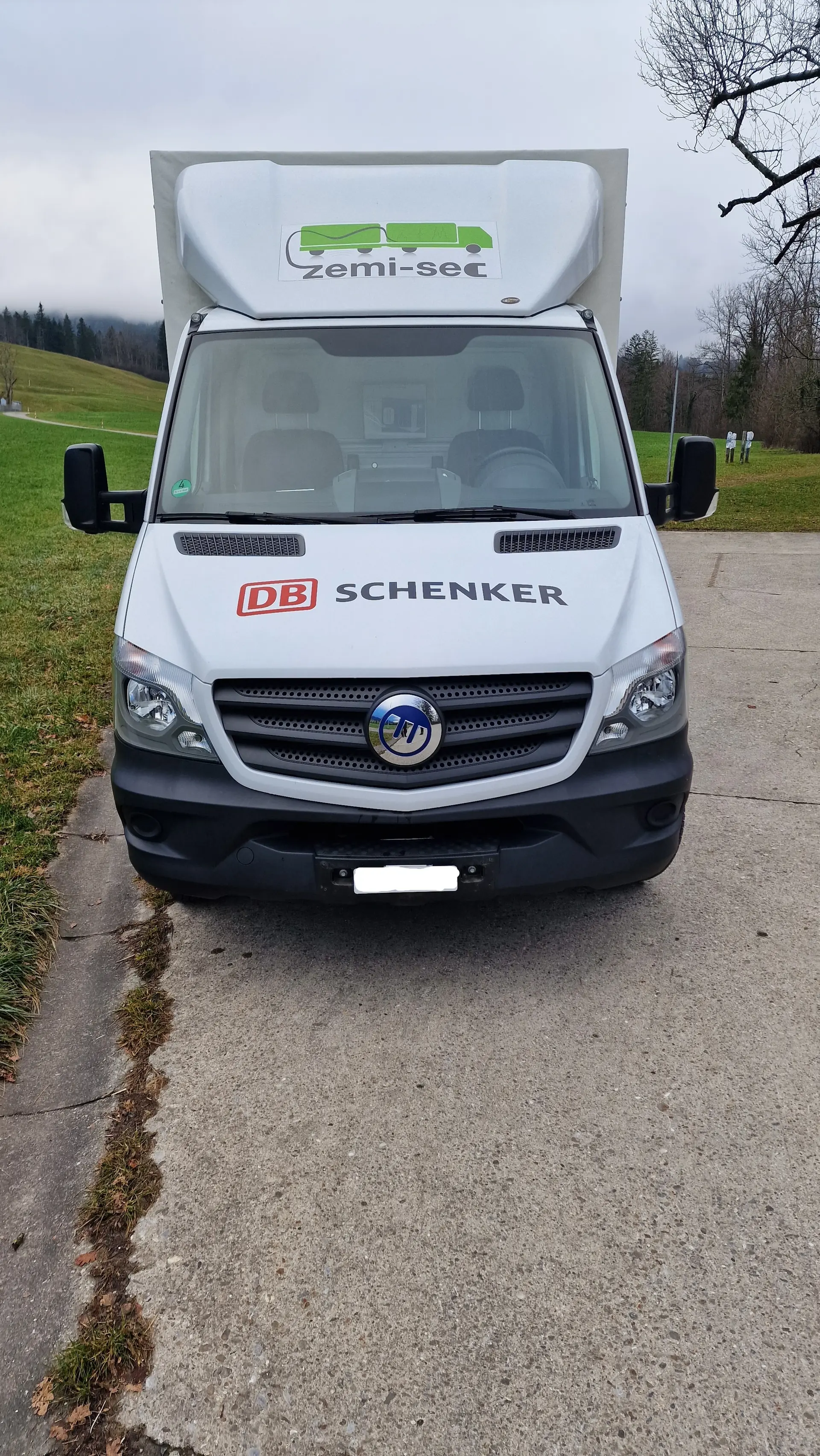 Mercedes-Benz Sprinter 516 — Utilitaire électrique innovant, 15'000 km seulement — vista esterna