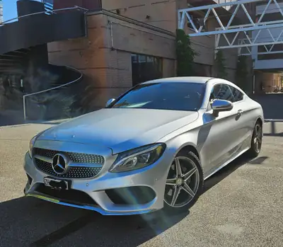 Mercedes-Benz C 180 AMG Line Coupé — Élégance sportive et efficacité énergétique — vista posteriore