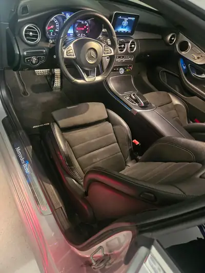 Mercedes-Benz C 180 AMG Line Coupé — Élégance sportive et efficacité énergétique — Miniatura 7