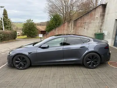 Tesla Model S 100 kWh Plaid — Performance électrique extrême, 60'000 km seulement — Heckansicht