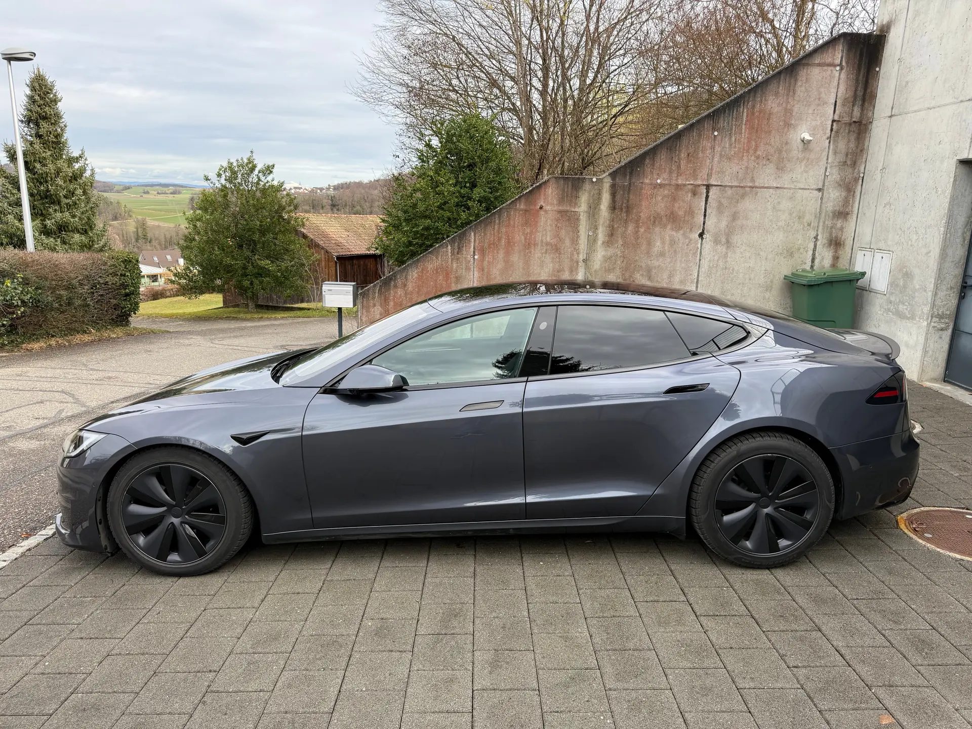 Tesla Model S 2022 occasion Burg im Leimental — 3