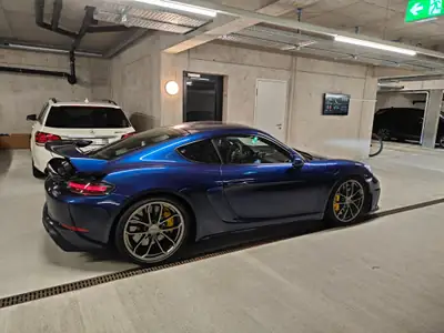 Porsche 718 Cayman GT4 — Coupé sportif 420 ch, boîte manuelle, 41 500 km — Innenraum