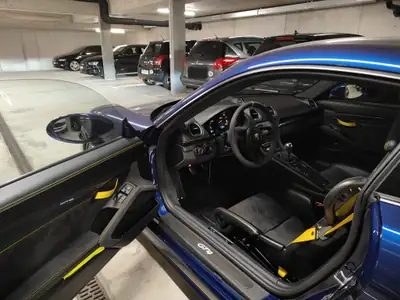 Porsche 718 Cayman GT4 — Coupé sportif 420 ch, boîte manuelle, 41 500 km — Armaturenbrett