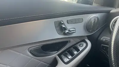 Mercedes-Benz GLC Coupé 220 d AMG Line — SUV élégant 4Matic, 70'000 km — fianco
