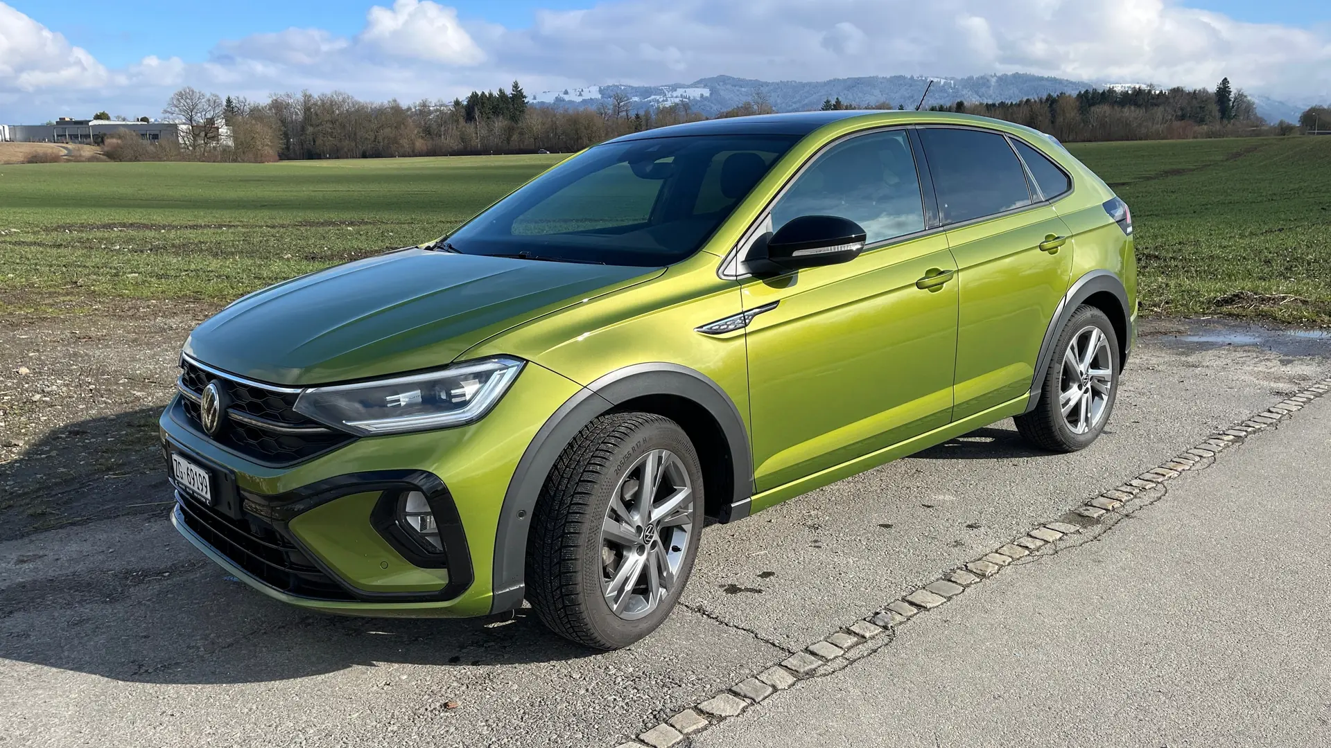 VW Taigo 1.5 TSI R-Line — SUV compact dynamique, toit panoramique, 58'000 km — vue extérieure
