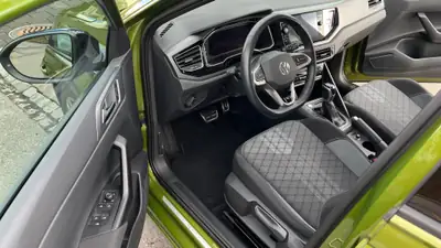 VW Taigo 1.5 TSI R-Line — SUV compact dynamique, toit panoramique, 58'000 km — intérieur