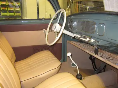 VW Käfer 1957 Faltdach Ovali — Légende automobile entièrement restaurée — Miniatur 8