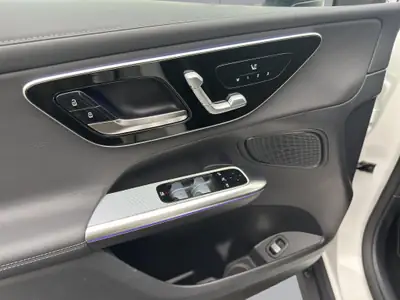 Mercedes-Benz GLC 220 d AMG Line 4matic — SUV diesel hybride, 20 km, traction intégrale — Miniature 17
