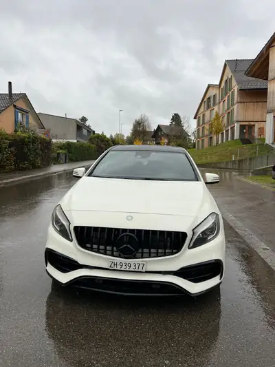 Mercedes-Benz A 45 AMG 4Matic — Performance 381 ch, Transmission DCT, Traction intégrale — side view
