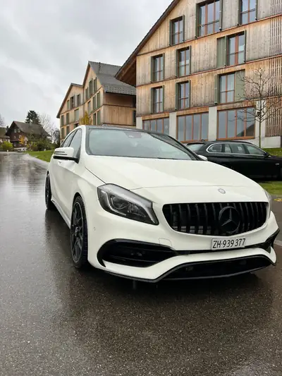 Mercedes-Benz A 45 AMG 4Matic — Performance 381 ch, Transmission DCT, Traction intégrale — dashboard