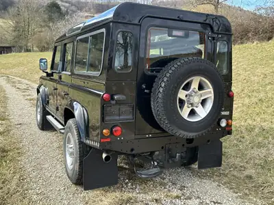 Land Rover Defender 7 places — SUV robuste diesel, techniquement restauré — Miniatura 9