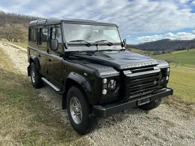 Land Rover Defender 7 places — SUV robuste diesel, techniquement restauré — Miniatura 17