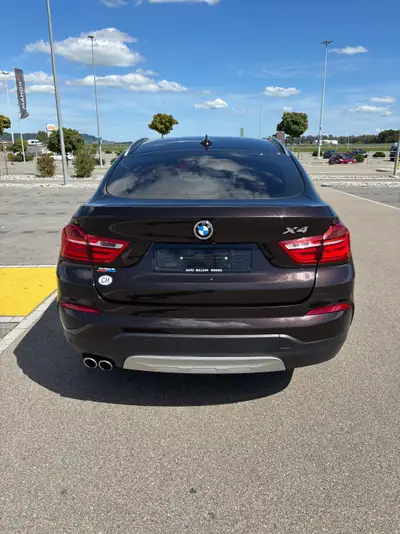 BMW X4 xDrive 30d xLine — SUV coupé premium diesel, entretien BMW, état impeccable — intérieur