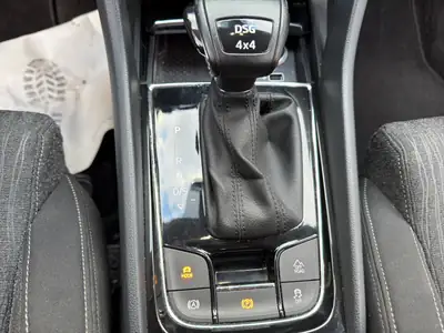 Skoda Karoq 2.0 TDI 150 ch — SUV 4x4 robuste, attelage et caméra — Miniature 23
