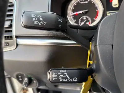 Skoda Karoq 2.0 TDI 150 ch — SUV 4x4 robuste, attelage et caméra — Miniature 27