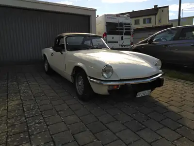 Triumph Spitfire 1500 Veteran — Cabriolet anglais culte, moteur 1500 cm³ essence — Seitenansicht