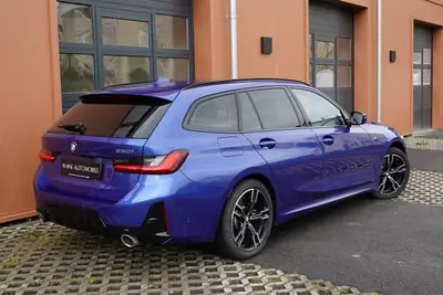 BMW 330i Touring xDrive M Sport — Break sportif, 8 790 km, technologie premium — détail