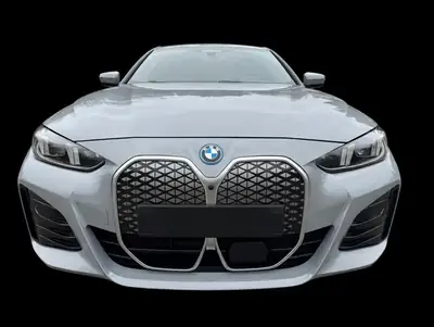 BMW i4 xDrive 40 M Sport — Coupé électrique haute performance, 8000 km seulement — rear view