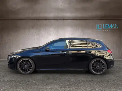 Mercedes-Benz A 220 AMG Line — Berline compacte 4Matic, 190 ch et toit ouvrant — Miniature 7