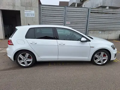 VW Golf 2.0 TSI GTI Performance DSG — Sportive affirmée, 130'000 km seulement — fianco