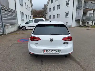 VW Golf 2.0 TSI GTI Performance DSG — Sportive affirmée, 130'000 km seulement — vista posteriore
