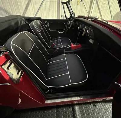 MG Midget MK III 1968 — Cabriolet vintage authentique, collection FIVA — détail