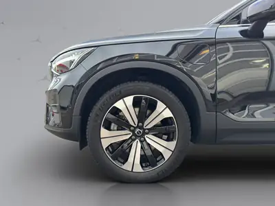 Volvo XC40 1.5 T4 Plug-in Hybrid — SUV compact écologique avec faible kilométrage — Miniature 9