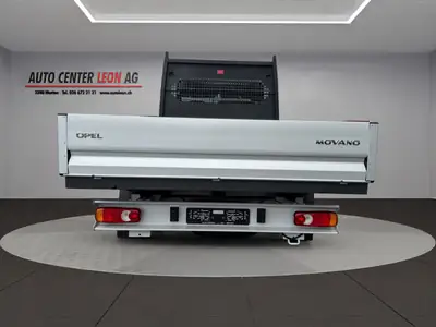 Opel Movano 2.2D 3,5T — Utilitaire neuf, charge utile 1103 kg, équipé navigation — dashboard