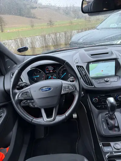 Ford Kuga 2.0 TDCi ST Line High 4WD — SUV robuste, 53 000 km, transmission PowerShift — côté