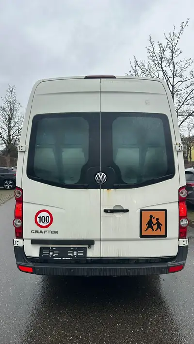 VW Crafter Schulbus 30 places — Bus scolaire fiable, homologué MFK, diesel robuste — détail