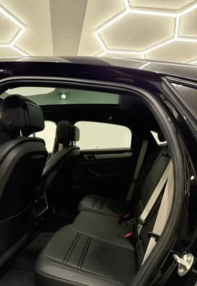 Porsche Cayenne Coupé E-Hybrid Platinum Edition — SUV sportif hybride rechargeable, 51'850 km seulement — Miniatur 9