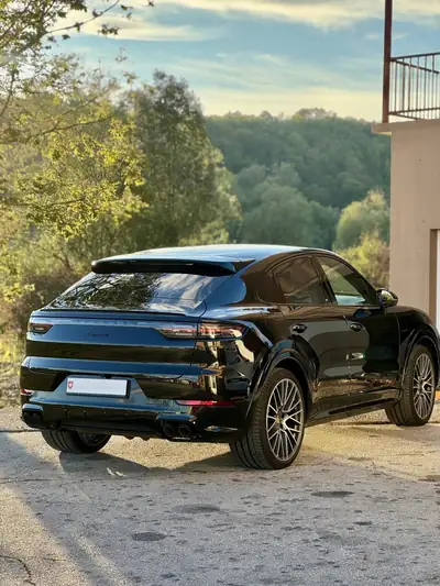 Porsche Cayenne Coupé E-Hybrid Platinum Edition — SUV sportif hybride rechargeable, 51'850 km seulement — Miniatur 17