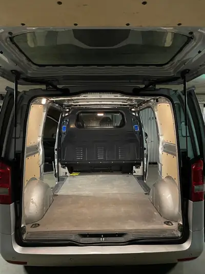 Mercedes-Benz Vito 116 BlueTEC 4Matic — Utilitaire premium 4x4, moteur diesel efficace — détail