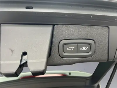 Volvo XC60 2.0 T8 TE Ultra Dark eAWD — Hybride rechargeable premium, 25 km seulement — Miniatur 19