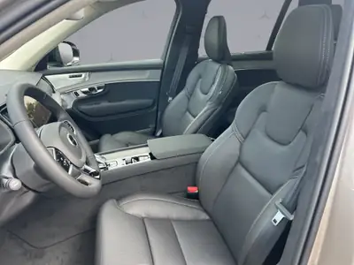 Volvo XC90 2.0 T8 Ultra Dark — SUV hybride rechargeable 7 places, très faible kilométrage — Miniature 9