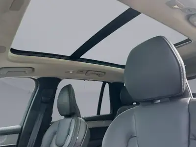 Volvo XC90 2.0 T8 Ultra Dark — SUV hybride rechargeable 7 places, très faible kilométrage — Miniature 12