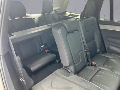 Volvo XC90 2.0 T8 Ultra Dark — SUV hybride rechargeable 7 places, très faible kilométrage — Miniature 17