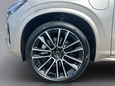 Volvo XC90 2.0 T8 Ultra Dark — SUV hybride rechargeable 7 places, très faible kilométrage — Miniature 20