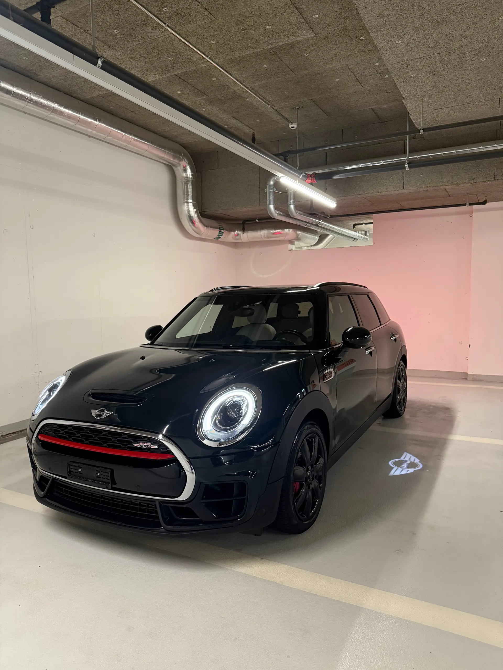MINI Clubman Cooper John Cooper Works ALL4 — Sportivité et polyvalence en version 6 portes
