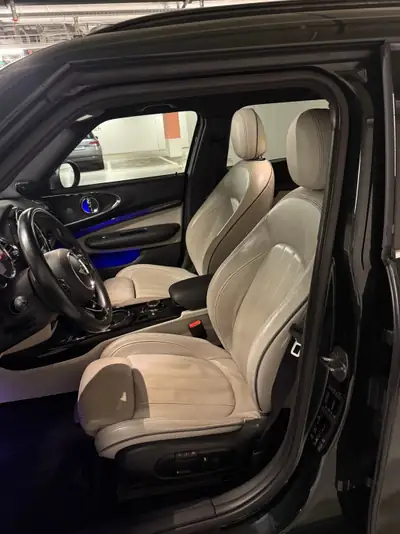 MINI Clubman Cooper John Cooper Works ALL4 — Sportivité et polyvalence en version 6 portes — Miniatura 12