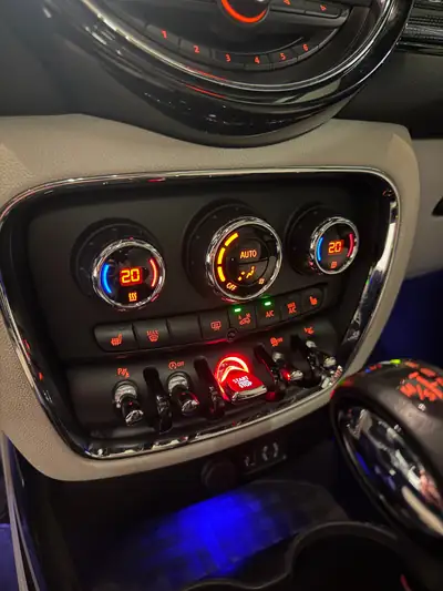 MINI Clubman Cooper John Cooper Works ALL4 — Sportivité et polyvalence en version 6 portes — Miniatura 15