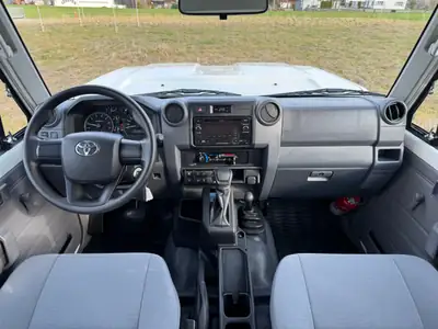 Toyota Land Cruiser GRJ78 4.0 V6 — Le SUV de légende, quasi neuf avec 104 km — Miniature 9