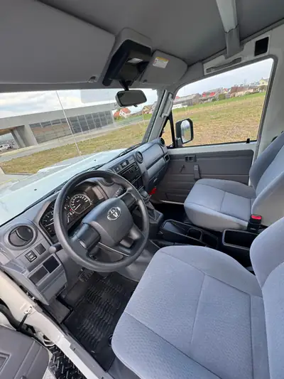 Toyota Land Cruiser GRJ78 4.0 V6 — Le SUV de légende, quasi neuf avec 104 km — Miniature 10