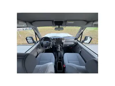 Toyota Land Cruiser GRJ78 4.0 V6 — Le SUV de légende, quasi neuf avec 104 km — Miniature 11