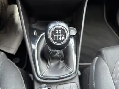 Ford Fiesta 1.0 SCTi Titanium — Citadine dynamique, entretien assuré et équipée — Thumbnail 15