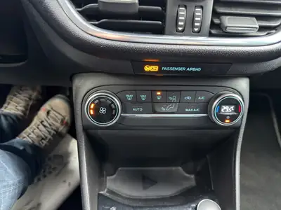 Ford Fiesta 1.0 SCTi Titanium — Citadine dynamique, entretien assuré et équipée — Thumbnail 14