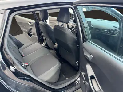 Ford Fiesta 1.0 SCTi Titanium — Citadine dynamique, entretien assuré et équipée — Thumbnail 22